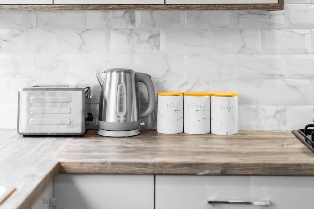 Jlr,Nec,B'Ham Airport,Entire House,Wi-Fi,Netflix Villa Birmingham Bagian luar foto